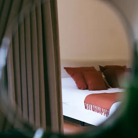 Louis Henry Bed & Breakfast